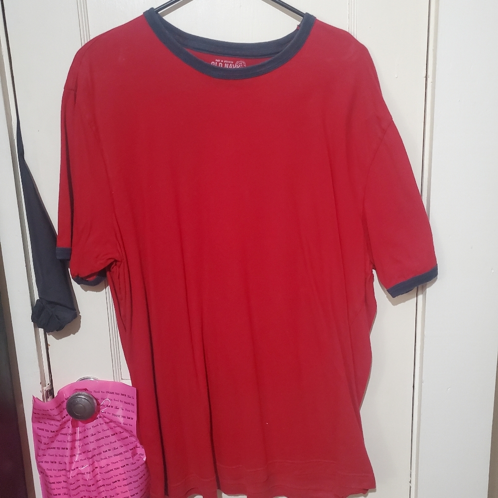 Old Navy Tshirt